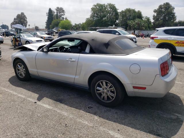 1ZVHT84N385126430 - 2008 FORD MUSTANG SILVER photo 2