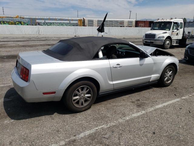 1ZVHT84N385126430 - 2008 FORD MUSTANG SILVER photo 3