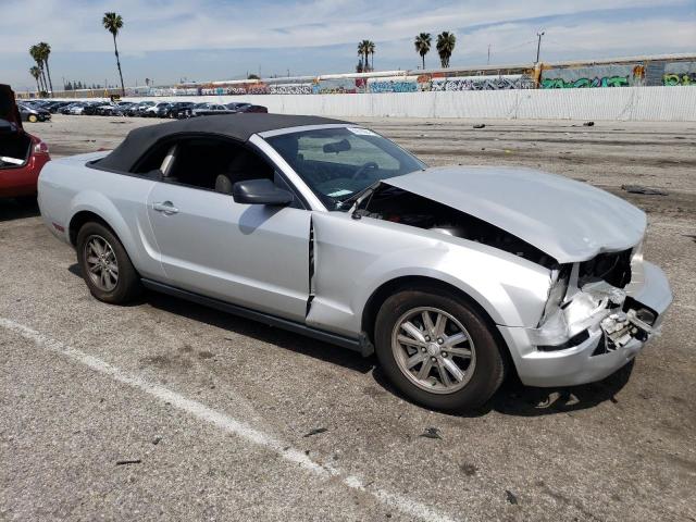 1ZVHT84N385126430 - 2008 FORD MUSTANG SILVER photo 4