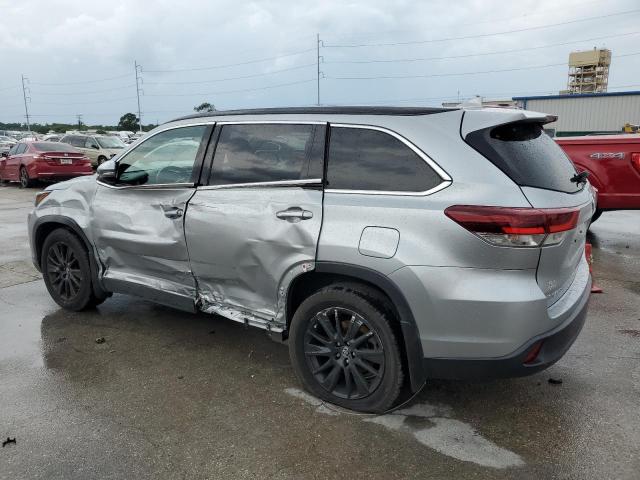 5TDKZRFH6KS556510 - 2019 TOYOTA HIGHLANDER SE SILVER photo 2