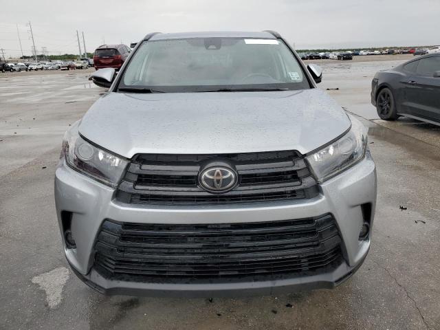 5TDKZRFH6KS556510 - 2019 TOYOTA HIGHLANDER SE SILVER photo 5