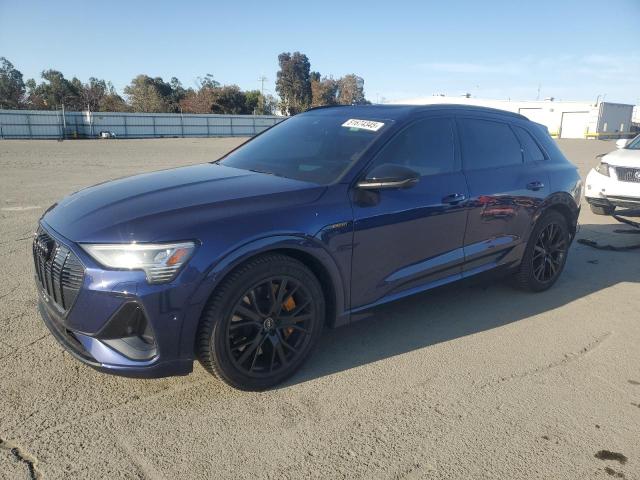 WA1VABGE8NB041160 - 2022 AUDI E-TRON CHRONOS BLUE photo 1