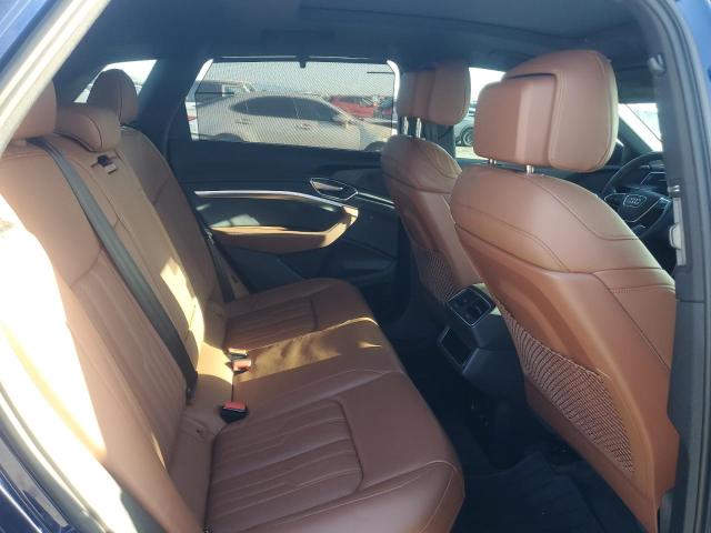 WA1VABGE8NB041160 - 2022 AUDI E-TRON CHRONOS BLUE photo 11