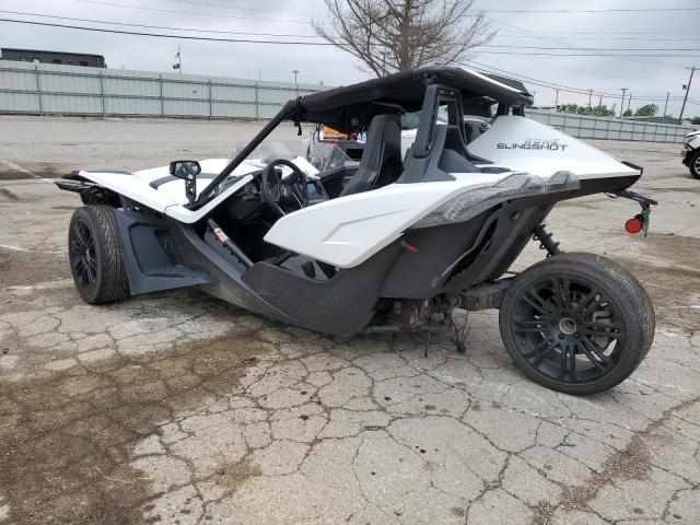 57XAASFA3K8130444 - 2019 POLARIS SLINGSHOT WHITE photo 2