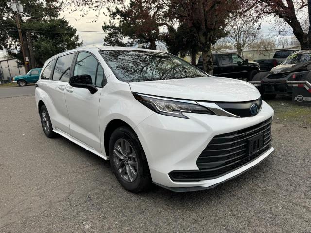 2022 TOYOTA SIENNA LE, 