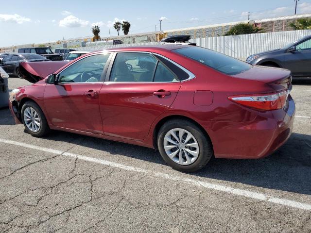 4T1BF1FKXFU920236 - 2015 TOYOTA CAMRY LE RED photo 2