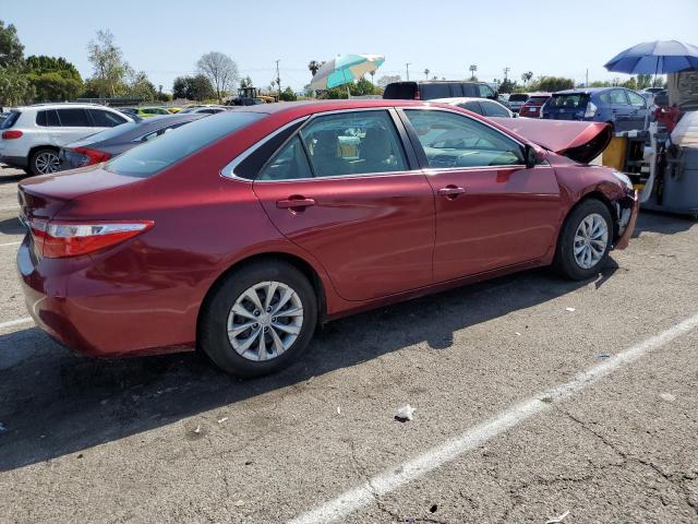 4T1BF1FKXFU920236 - 2015 TOYOTA CAMRY LE RED photo 3