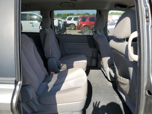 KNDMG4C77B6388731 - 2011 KIA SEDONA LX GRAY photo 10