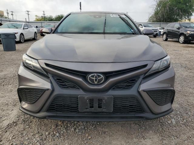 4T1T11AK0PU725113 - 2023 TOYOTA CAMRY SE NIGHT SHADE GRAY photo 5