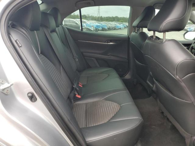 4T1G11AKXPU730918 - 2023 TOYOTA CAMRY SE NIGHT SHADE SILVER photo 10