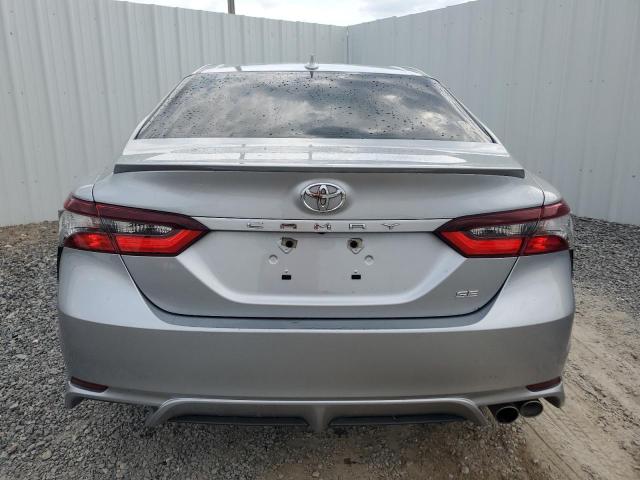 4T1G11AKXPU730918 - 2023 TOYOTA CAMRY SE NIGHT SHADE SILVER photo 6