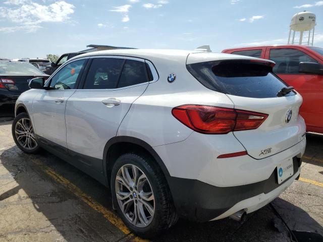 WBXYJ5C36JEF71442 - 2018 BMW X2 XDRIVE28I WHITE photo 2