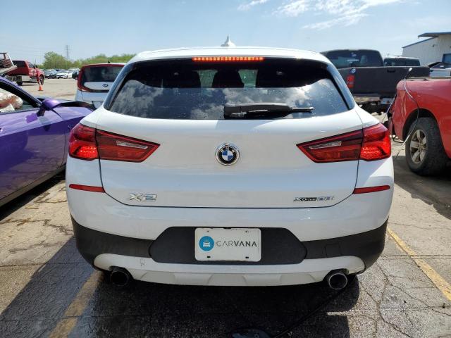 WBXYJ5C36JEF71442 - 2018 BMW X2 XDRIVE28I WHITE photo 6