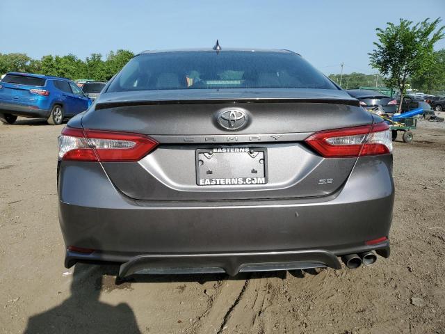 4T1G11AK7LU317185 - 2020 TOYOTA CAMRY SE GRAY photo 6