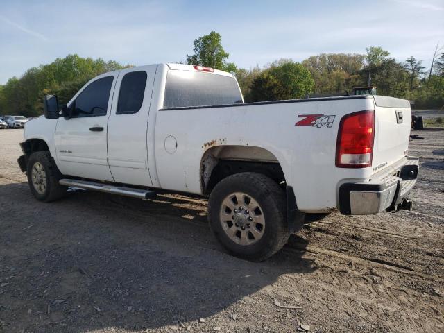 1GT220C8XDZ183929 - 2013 GMC SIERRA K2500 SLE WHITE photo 2