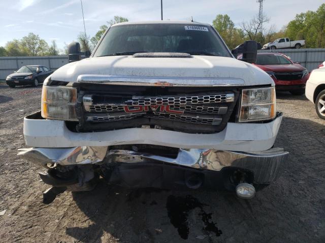 1GT220C8XDZ183929 - 2013 GMC SIERRA K2500 SLE WHITE photo 5