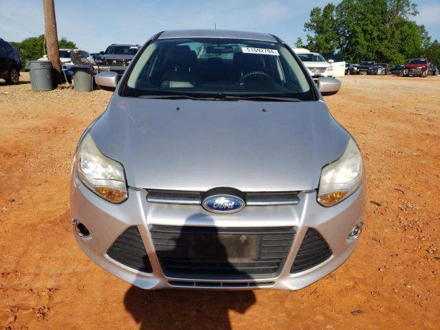 1FAHP3F25CL189746 - 2012 FORD FOCUS SE SILVER photo 5