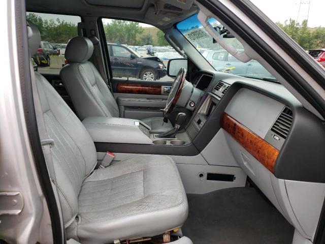 5LMFU28R84LJ03290 - 2004 LINCOLN NAVIGATOR 米色 照片 5