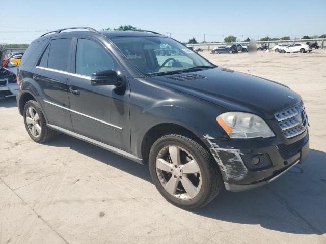 4JGBB8GB8BA722642 - 2011 MERCEDES-BENZ ML 350 4MATIC BLACK photo 4