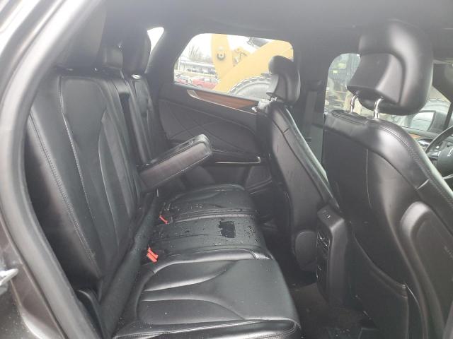 5LMCJ3C96HUL52275 - 2017 LINCOLN MKC RESERVE Grau Foto 10