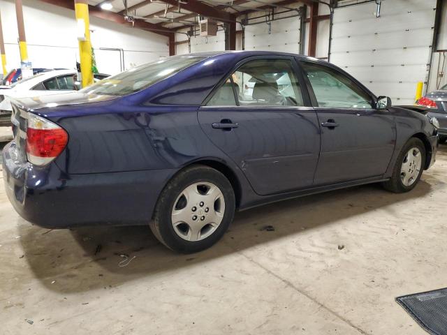 4T1BE30K95U564948 - 2005 TOYOTA CAMRY LE BLUE photo 3