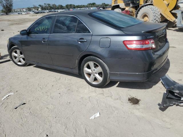 4T1BK3EK7AU110614 - 2010 TOYOTA CAMRY SE GRAY photo 2