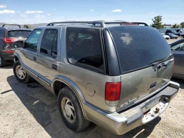 1GNDT13W712223860 - 2001 CHEVROLET BLAZER SILVER photo 2