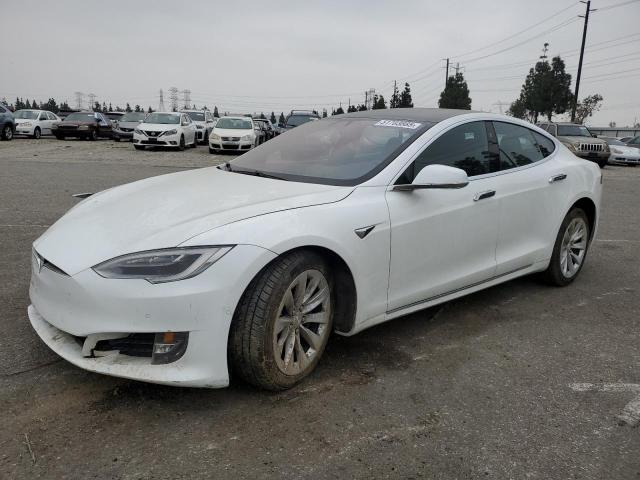 5YJSA1E21JF297028 - 2018 TESLA MODEL S 白色 照片 1