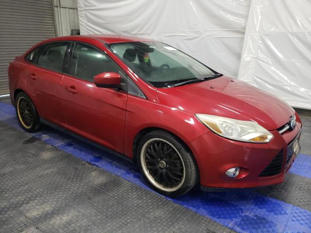 1FAHP3F21CL307811 - 2012 FORD FOCUS SE RED photo 4