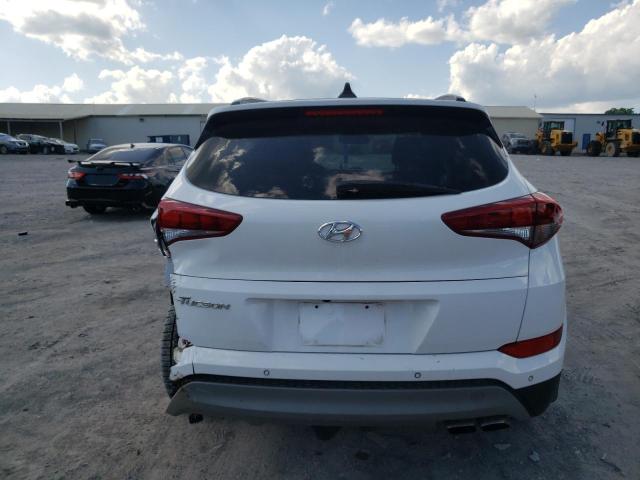 KM8J33A25JU773372 - 2018 HYUNDAI TUCSON VALUE WHITE photo 6