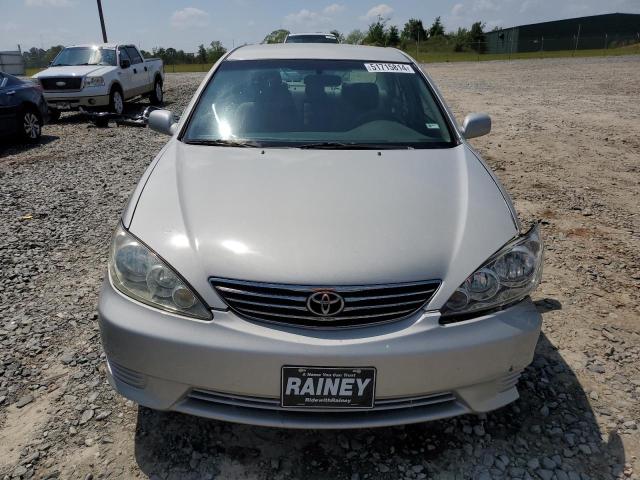 4T1BE32K95U635224 - 2005 TOYOTA CAMRY LE SILVER photo 5