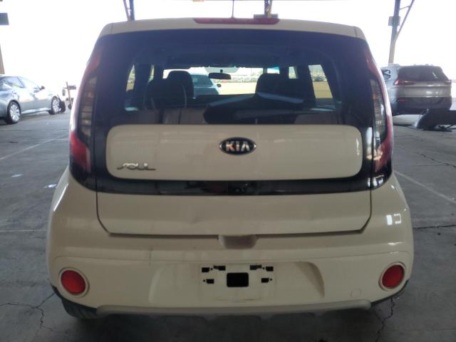 KNDJP3A59K7697092 - 2019 KIA SOUL + WHITE photo 6