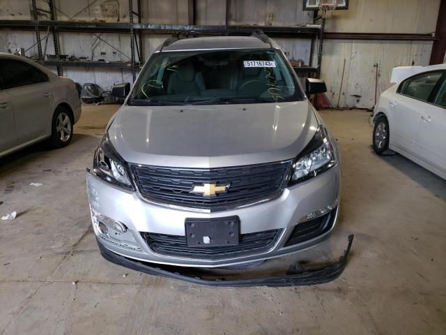 1GNKVFEDXDJ114507 - 2013 CHEVROLET TRAVERSE LS SILVER photo 5