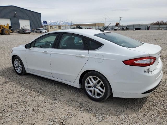 3FA6P0H70GR134255 - 2016 FORD FUSION SE WHITE photo 2