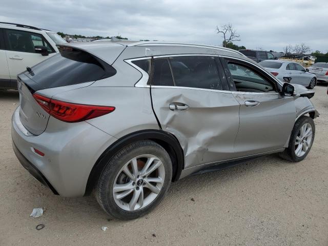 SJKCH5CP3HA021665 - 2017 INFINITI QX30 BASE Silber Foto 3