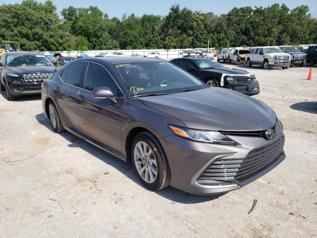 4T1R11AK1NU684692 - 2022 TOYOTA CAMRY LE GRAY photo 1