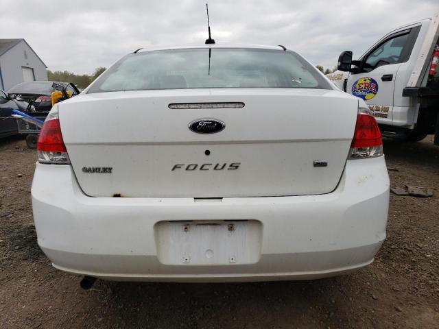 1FAHP34N68W263873 - 2008 FORD FOCUS S/SE WHITE photo 6