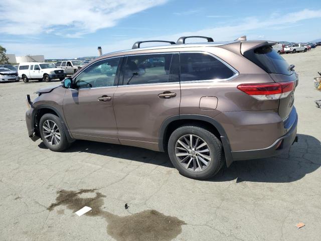 5TDJZRFH9JS915150 - 2018 TOYOTA HIGHLANDER SE BROWN photo 2