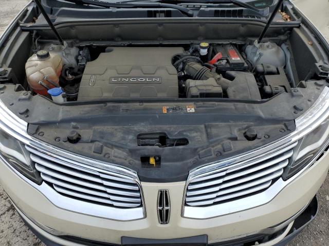2LMPJ8LR7JBL49211 - 2018 LINCOLN MKX RESERVE Կրեմագույն լուսանկար 12