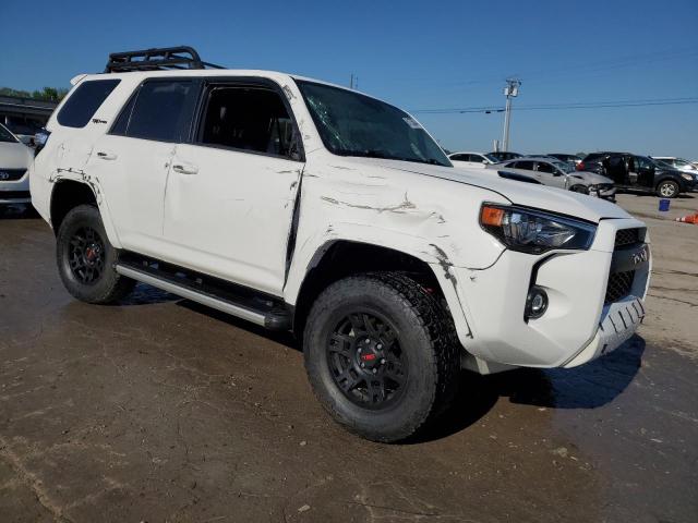 JTEBU5JR4K5735895 - 2019 TOYOTA 4RUNNER SR5 WHITE photo 4