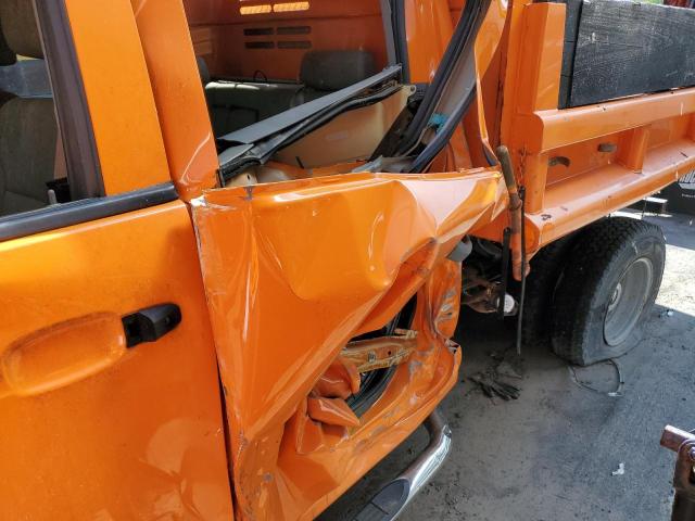 1GBJC33K78F189561 - 2008 CHEVROLET SILVERADO C3500 ORANGE photo 9