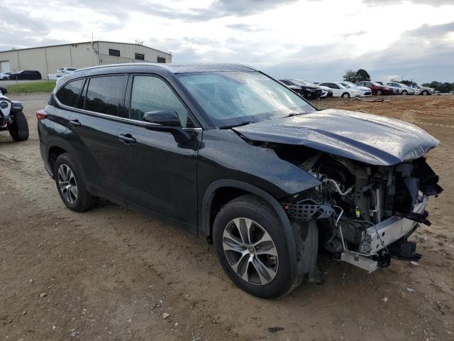 5TDGZRAH9MS526076 - 2021 TOYOTA HIGHLANDER XLE BLACK photo 4