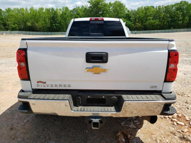 1GC4K0EY9HF119068 - 2017 CHEVROLET SILVERADO K3500 LTZ WHITE photo 6