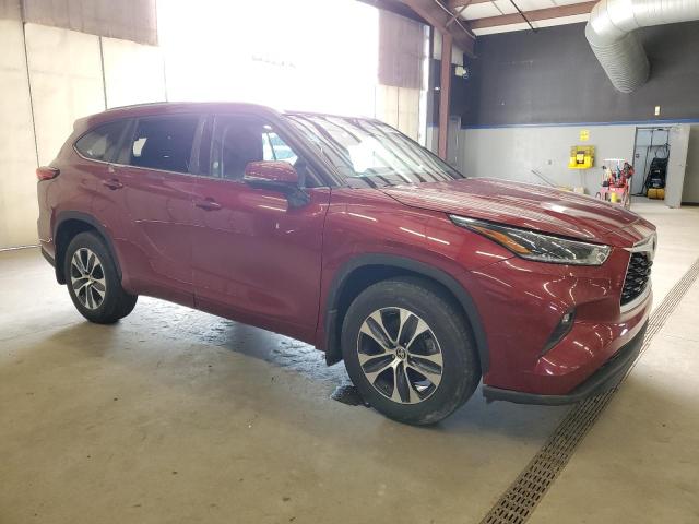 5TDGZRBH9MS157329 - 2021 TOYOTA HIGHLANDER XLE RED photo 4