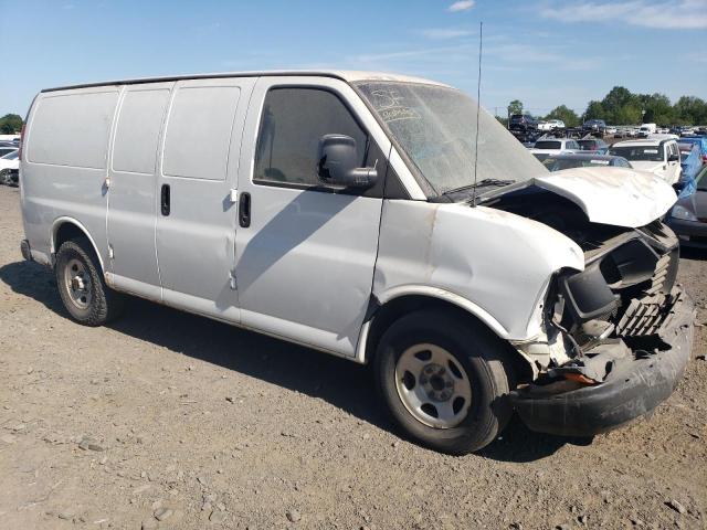 1GTFG15XX51168750 - 2005 GMC SAVANA G1500 WHITE photo 4