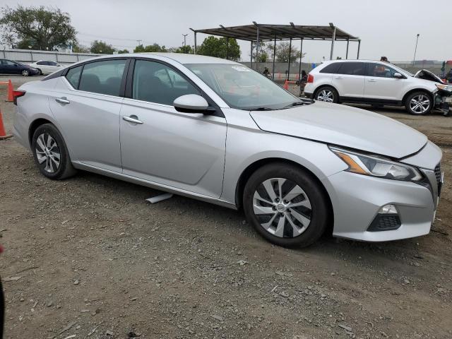 1N4BL4BV7KC248124 - 2019 NISSAN ALTIMA S SILVER photo 4