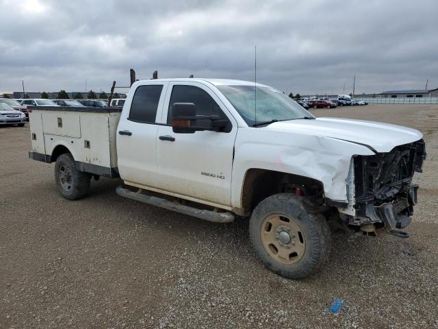 1GB2KUEG5JZ332601 - 2018 CHEVROLET SILVERADO K2500 HEAVY DUTY WHITE photo 4