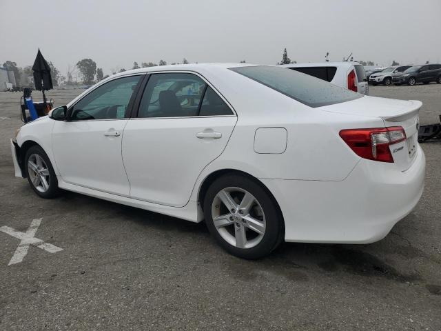 4T1BF1FK9EU421880 - 2014 TOYOTA CAMRY L WHITE photo 2