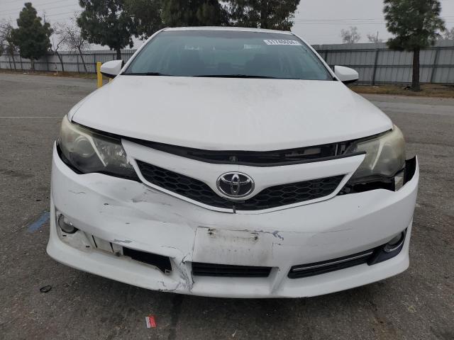 4T1BF1FK9EU421880 - 2014 TOYOTA CAMRY L WHITE photo 5