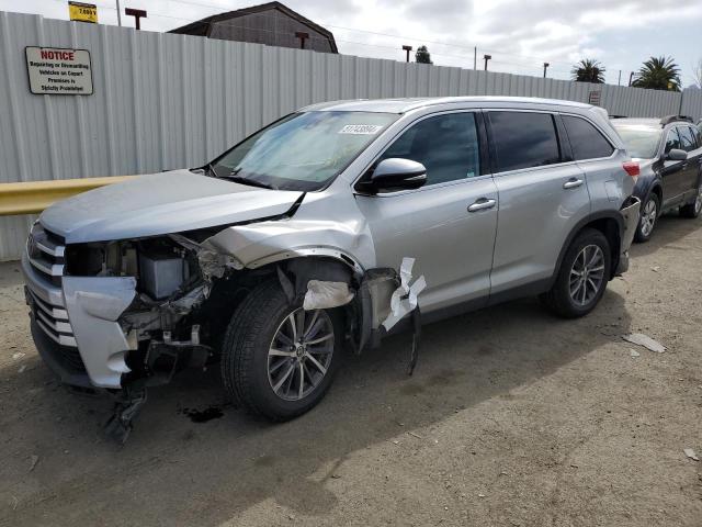 5TDJZRFH4KS618742 - 2019 TOYOTA HIGHLANDER SE SILVER photo 1